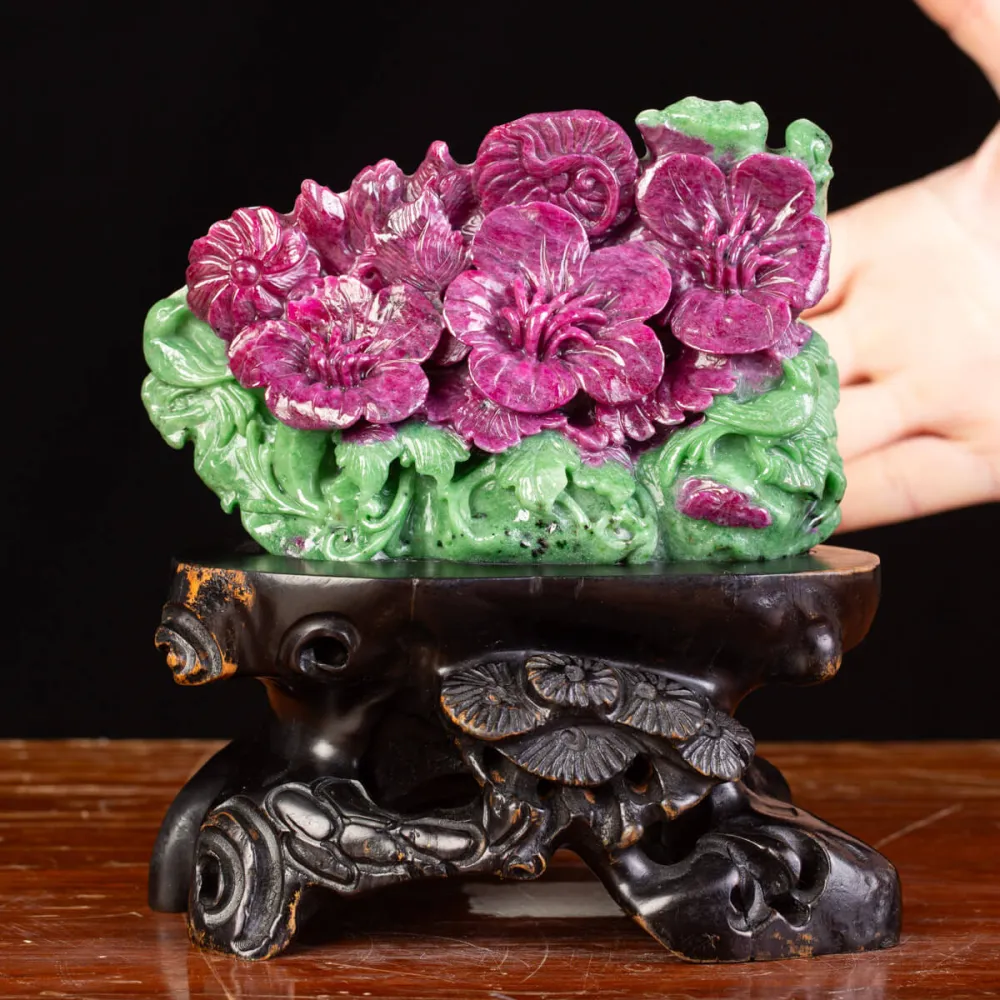 置物 Ruby Ruby and Zoisite Sculpture: Hand-Carved Floral Art. - RZS-07